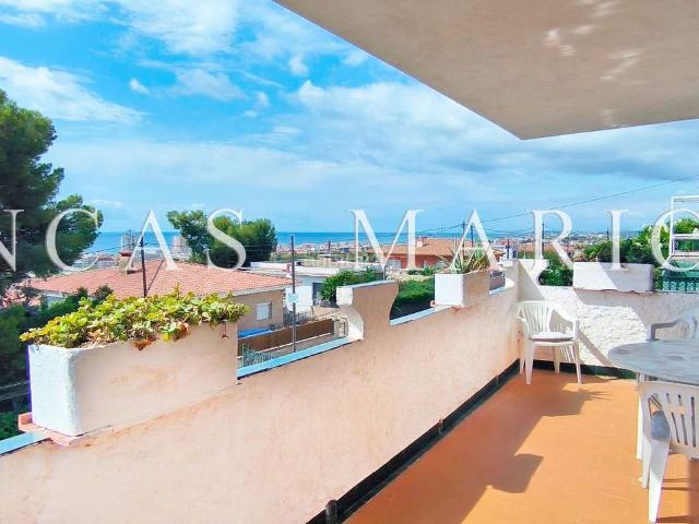 Casa en venta en Calafell, Bellamar Costa Dorada. CASA ESQUINERA CON 2 VIVIENDAS INDEPENDIENTES MAS MEL EN CALAFELL. Casas.