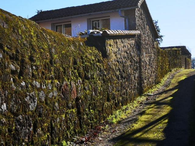Casa en venta en Caldas de Reis. Amplia casa en zona de Caldas ideal para casa rural. Casas Caldas de.
