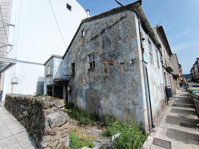 Casa en venta en Caldas de Reis. Casa en Ruina con solar edificable en pleno centro de Caldas de Reis. Casas Caldas de.