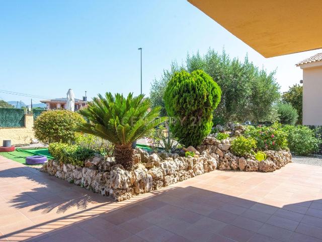 Casa en venta en Caldes de Montbui. Oportunidad en Caldes de Montbui Casa a 4 Vientos con Dos Viviendas Independientes. Casas Caldes de.