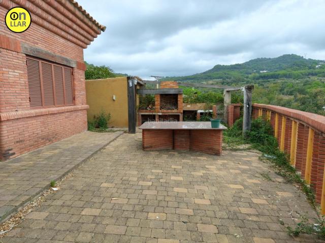 Casa en venta en Caldes de Montbui. Amplia Casa en Caldes de Montbui, Zona Els Saulons Oportunidad para Reformar. Casas Caldes de.