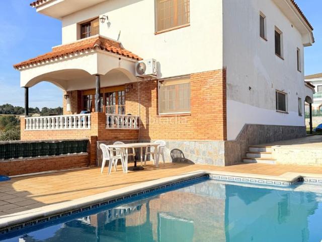 Casa en venta en Caldes de Montbui. Casas Caldes de.