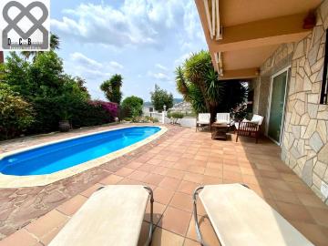Casa en venta en Caldes de Montbui. ESPECTACULAR REFUGIO DE PAZ CON PISCINA Y VISTAS PANORÁMICAS EN CALDES DE MONTBUI. Casas Caldes de.