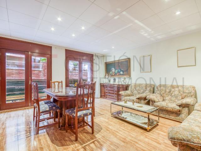 Casa en venta en Calella. Oportunidad, en el mismo centro. Casas.