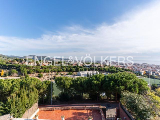 Casa en venta en Calella. Paraíso Costero de Lujo con Vistas al Mar en Calella, Costa del Maresme. Casas.