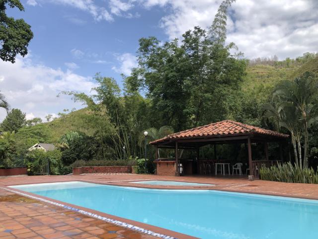 Casa En Venta En Cali En Bella Suiza Alta V232646