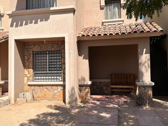 Casa en venta en California Residencial