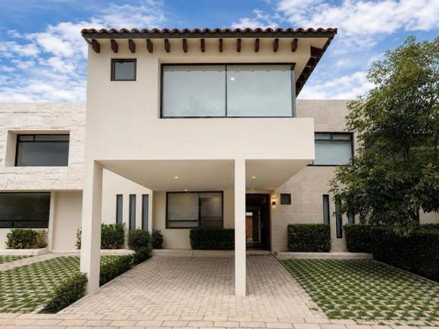 CASA EN VENTA EN CALIMAYA MODELO TOLEDO