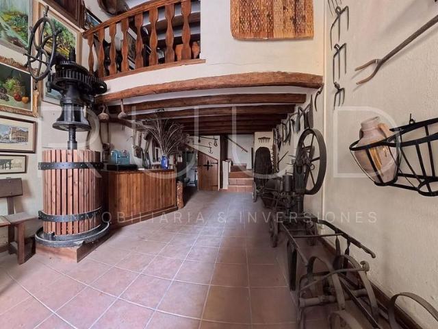 Casa en venta en calle Major, Cornudella de Montsant, de 150 m² 1 habitación por 119.000