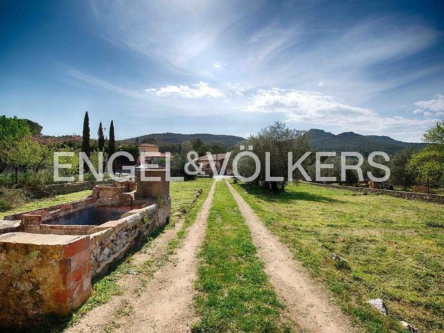 Casa en venta en calle Major, Darnius, de 775 m² 6 habitaciones por 580.000