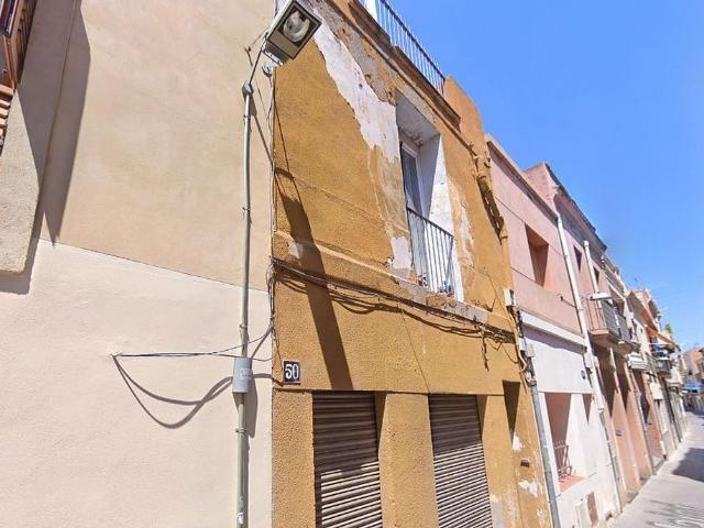Casa en venta en calle Major, Sant Boi de Llobregat, de 210 m² 1 habitación por 234.000