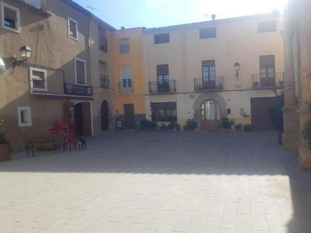Casa en venta en calle Major, Torre de l´Espanyol, La, de 516 m² 3 habitaciones por 26.000
