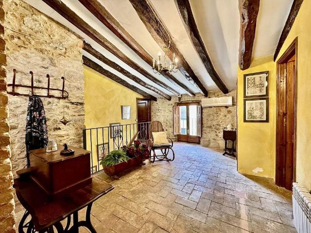 Casa en venta en calle Major, Torroella de Montgrí, de 190 m² 6 habitaciones por 475.000