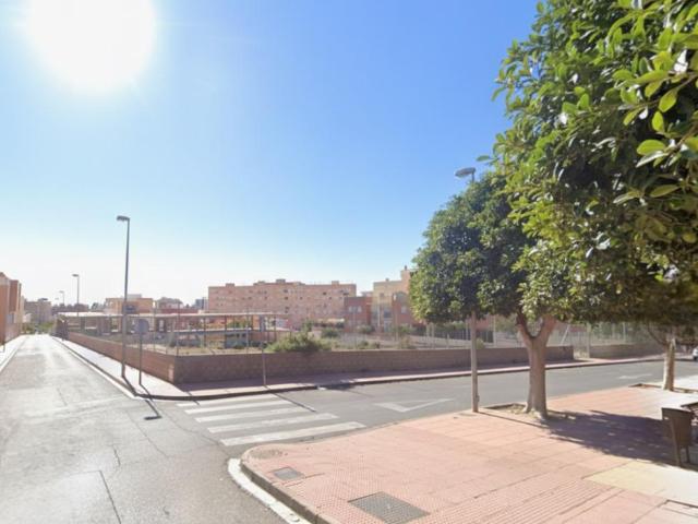 CASA EN VENTA EN CALLE MANGO ALMERIA