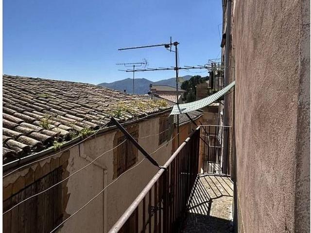 Casa en venta en calle Migdiamonsonis, Foradada, de 77 m² 4 habitaciones por 35.000