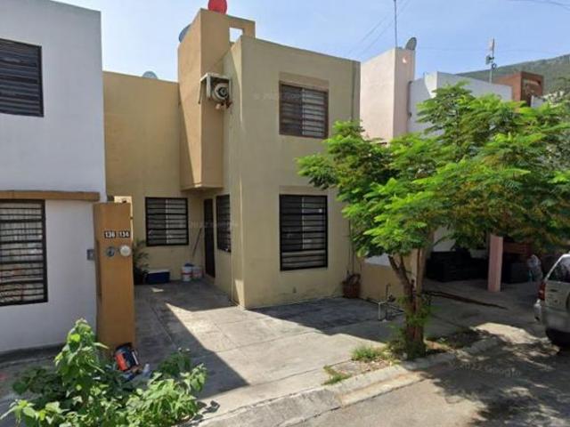 Casa en venta en Calle Nápoles, General Escobedo, Nuevo León!
