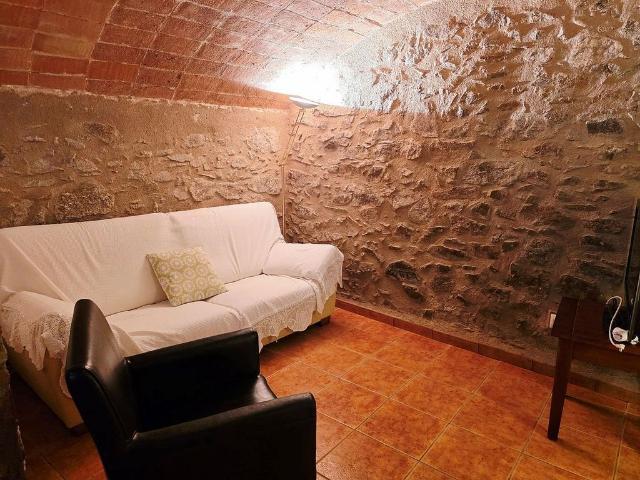 Casa en venta en calle Nou, Darnius, de 98 m² 3 habitaciones por 229.000