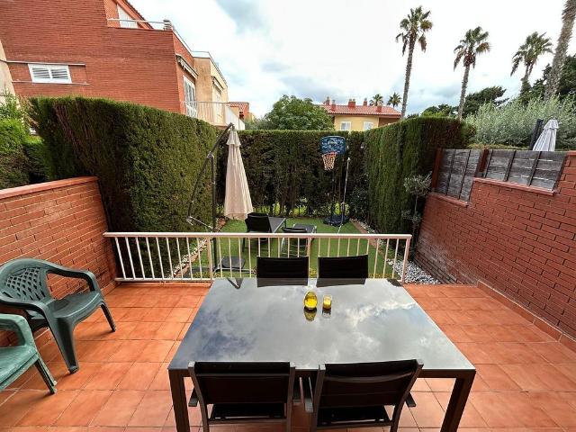 Casa adosada en venta en calle Augusta, Altafulla, de 165 m² 4 habitaciones por 465.000