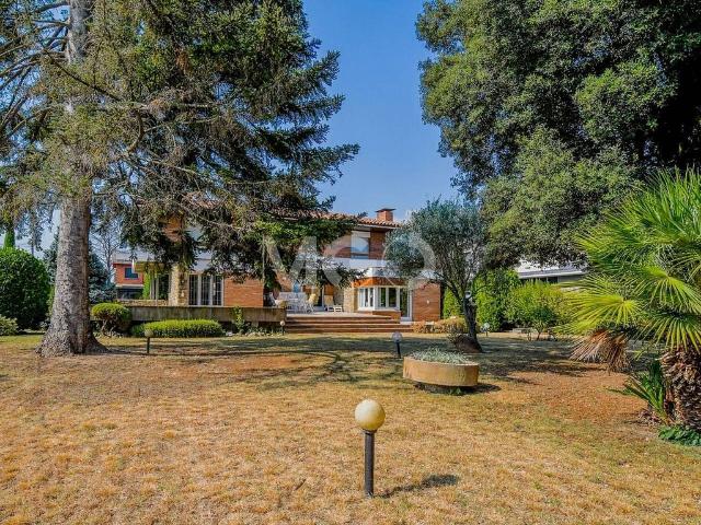 Casa en venta en calle Ausetània, Manlleu, de 392 m² 6 habitaciones por 490.000