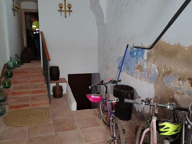 Casa en venta en calle Alt, Vilanova d´Escornalbou, de 300 m² 3 habitaciones por 268.500