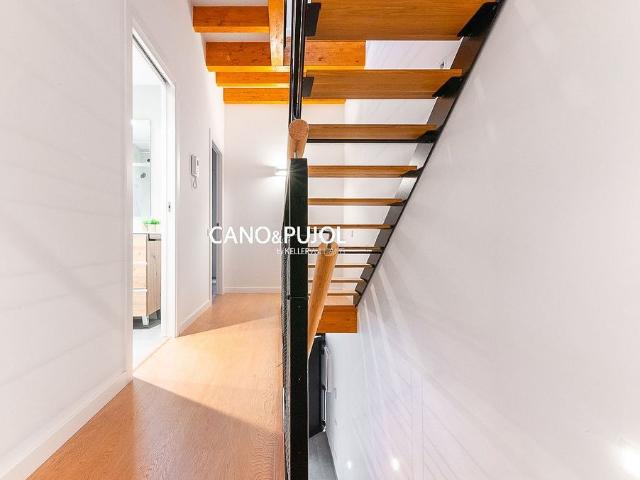 Casa en venta en calle Baixada de Sant Joan, Rubí, de 124 m² 4 habitaciones por 395.000