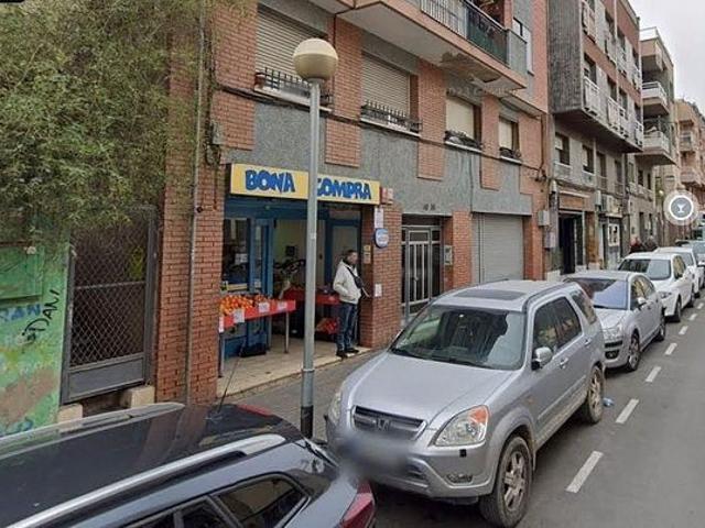 Chalet en venta en plaza D'espanya, Montcada i Reixac, de 204 m² 5 habitaciones por 230.000