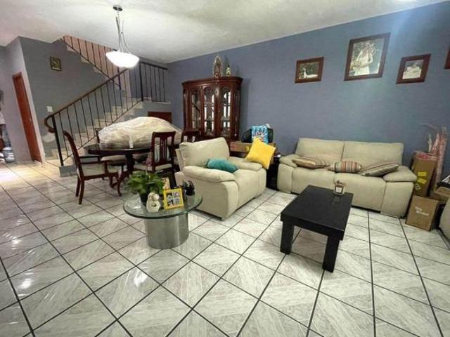 Casa en venta en calle Bernardo Couto, Fraccionamiento Ciudad Satélite, Naucalpan De Juárez