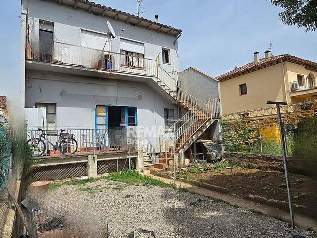 Chalet en venta en calle Bisbe Serra, Olot, de 160 m² 7 habitaciones por 229.000