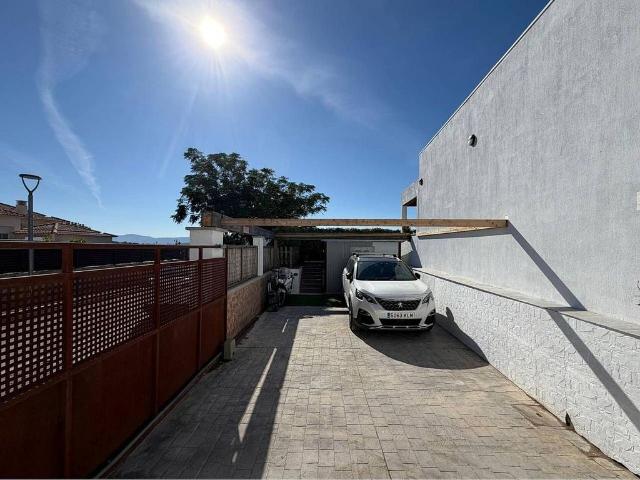 Casa en venta en calle Bosc del, Torrelavit, de 124 m² 3 habitaciones por 460.000