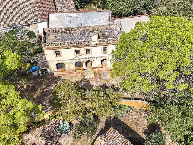 Chalet en venta en calle Can Rivalta, Torrelavit, de 377 m² 10 habitaciones por 525.000