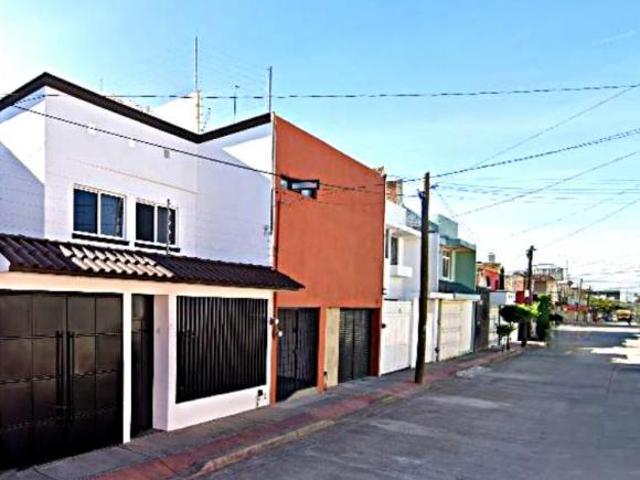 CASA EN VENTA EN CALLE CANTERA DE MANZANARES, LEON DE LOS ALDAMA, GUANAJUATO