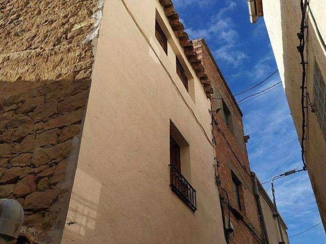 Casa en venta en calle Castell, Preixens, de 208 m² 3 habitaciones por 48.000