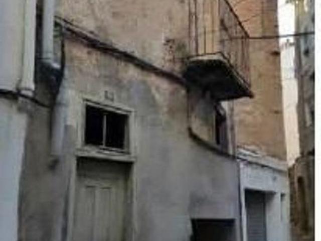 Casa en venta en calle Caporal Rius, Flix, de 202 m² 3 habitaciones por 14.900