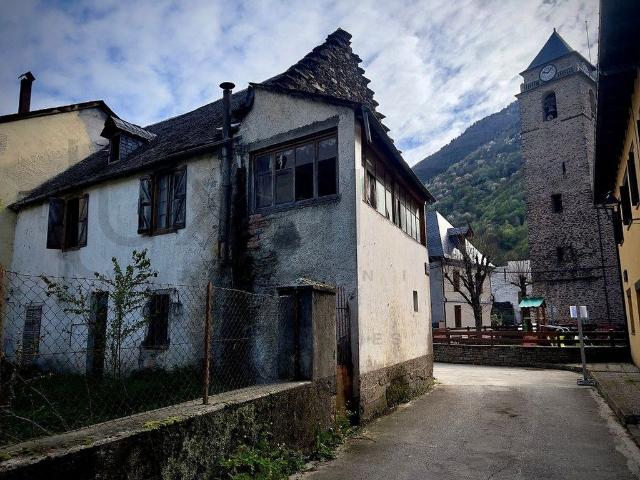 Chalet en venta en calle Carrèr Laurens, Les, de 300 m² 1 habitación por 140.000