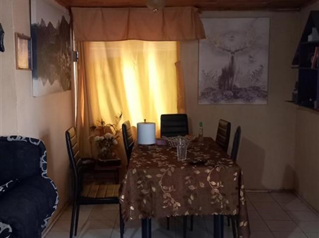 Casa en Venta en calle cerca de locales comerciales