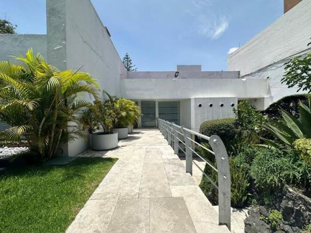 Casa de un planta en cerrada 1,200m de terreno en venta Jardines del Pedregal