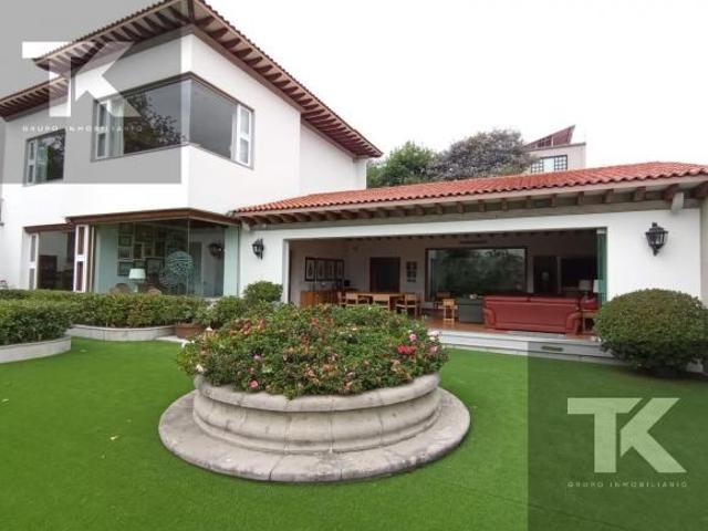 Casa en venta en calle cerrada