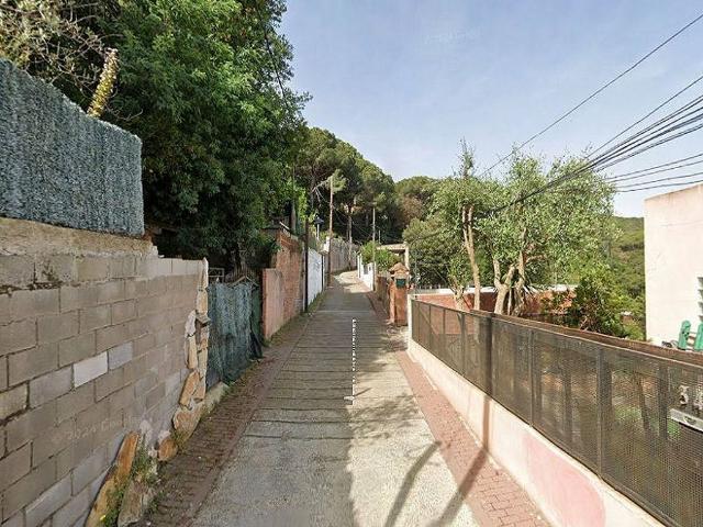 Casa en venta en calle Circumvallacio, Sant Fost de Campsentelles, de 464 m² 3 habitaciones por 65.900