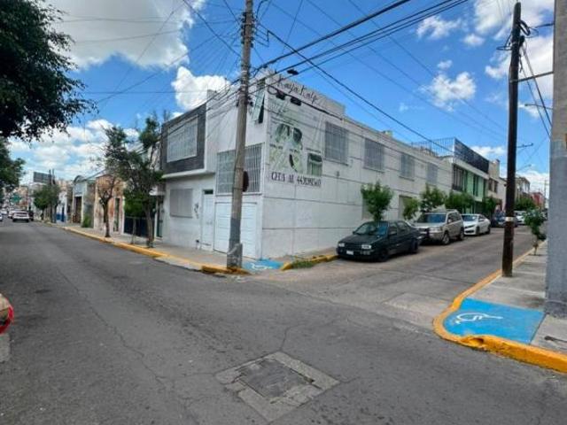 CASA EN VENTA EN CALLE COLÓN CENTRO DE AGUASCALIENTES