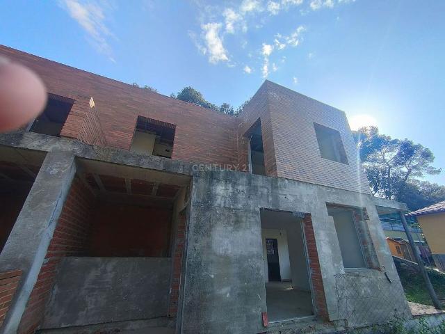 Chalet en venta en calle Coll Monner, Castellar del Vallès, de 141 m² 1 habitación por 198.000