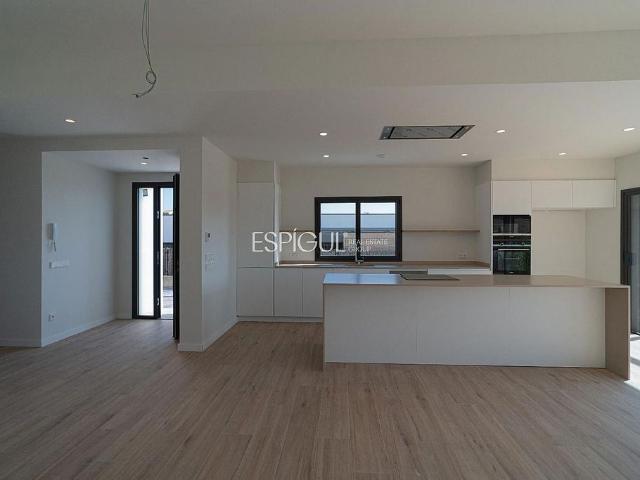 Casa en venta en calle Coromina, Banyoles, de 114 m² 4 habitaciones por 575.000