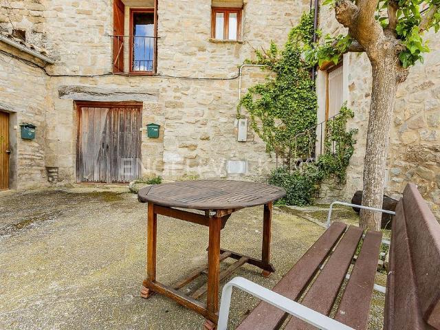 Chalet en venta en calle Cal Bordes, Bellprat, de 300 m² 3 habitaciones por 238.000