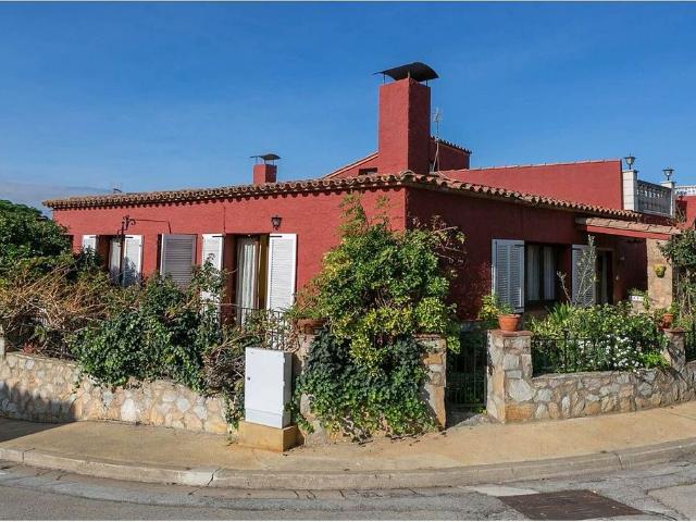 Casa en venta en calle Dalmai Bernat, Begur, de 190 m² 4 habitaciones por 405.000