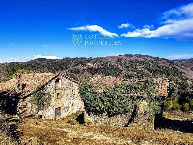 Chalet en venta en calle De Mas Vilaplana, Sant Aniol de Finestres, de 850 m² 10 habitaciones por 596.000
