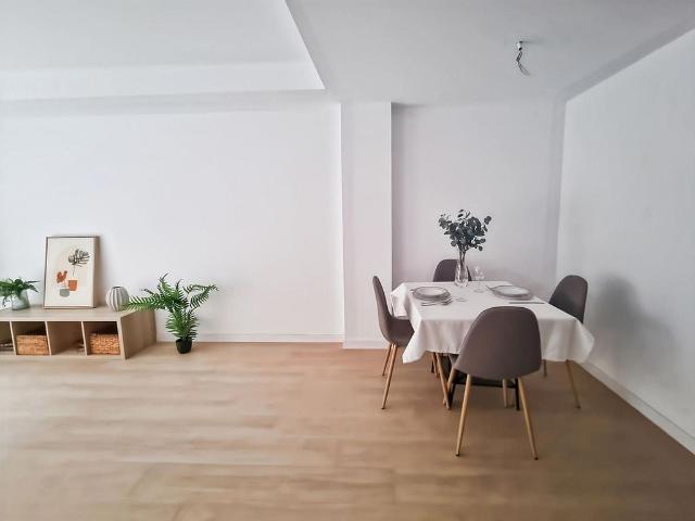Casa en venta en calle De Marià Ribas i Bertran, Mataró, de 99 m² 3 habitaciones por 576.000