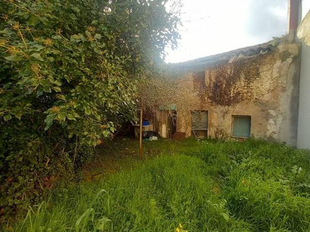 Casa en venta en calle De Baix, Sant Quintí de Mediona, de 200 m² 4 habitaciones por 154.000