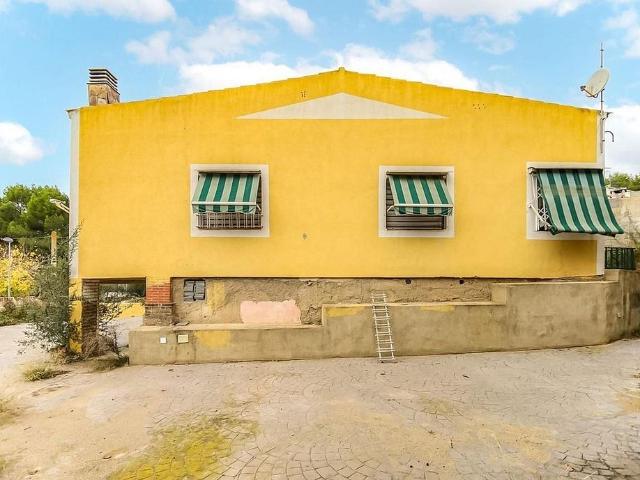 Casa en venta en calle De Carles Riba, Catllar, el, de 210 m² 3 habitaciones por 180.000
