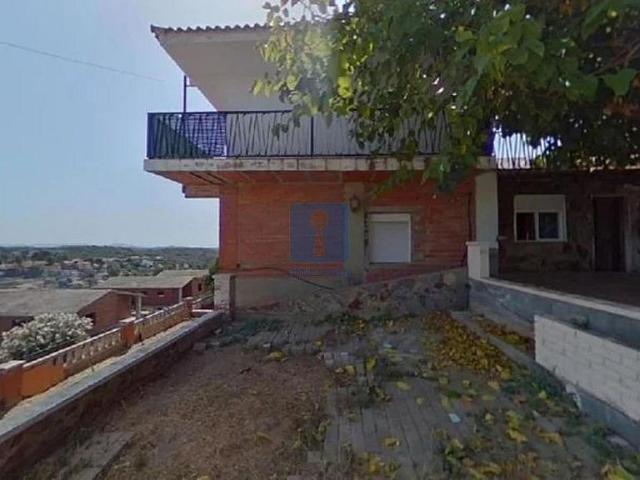 Casa en venta en calle De Corbera, Rubí, de 160 m² 4 habitaciones por 222.720