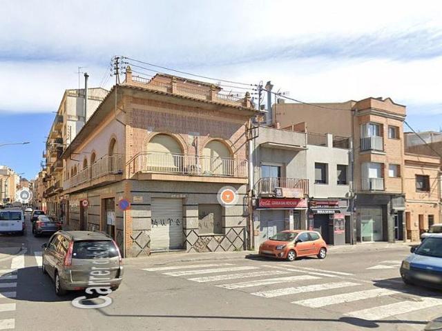 Casa en venta en calle De Feijóo, Sabadell, de 316 m² 1 habitación por 355.000