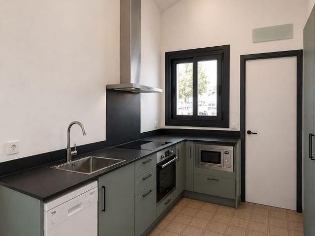 Casa en venta en calle De Fernando Poo, Sabadell, de 100 m² 3 habitaciones por 359.000